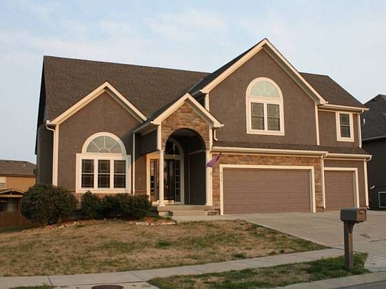 2nd image of 411 Yolanda Cir
