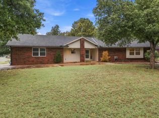 1302 Shady Oaks Pl, Enid, OK 73703