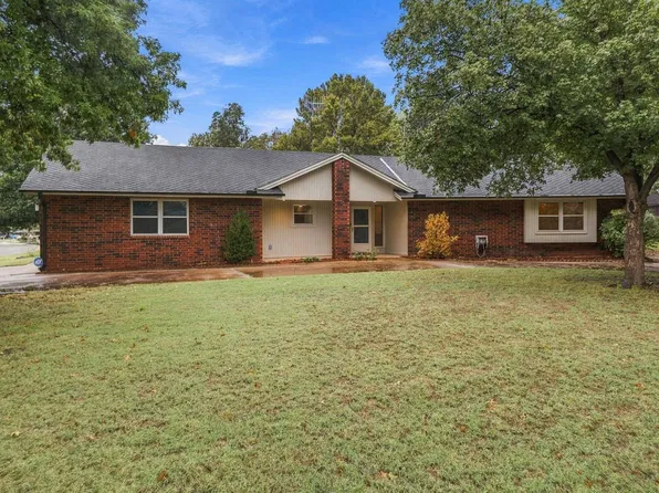 1302 Shady Oaks Pl, Enid, OK 73703