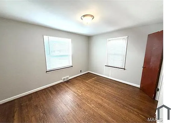 1033 Bakewell Dr — Photo 8