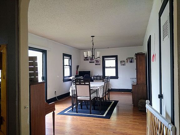 5th image of 3913 Empire St