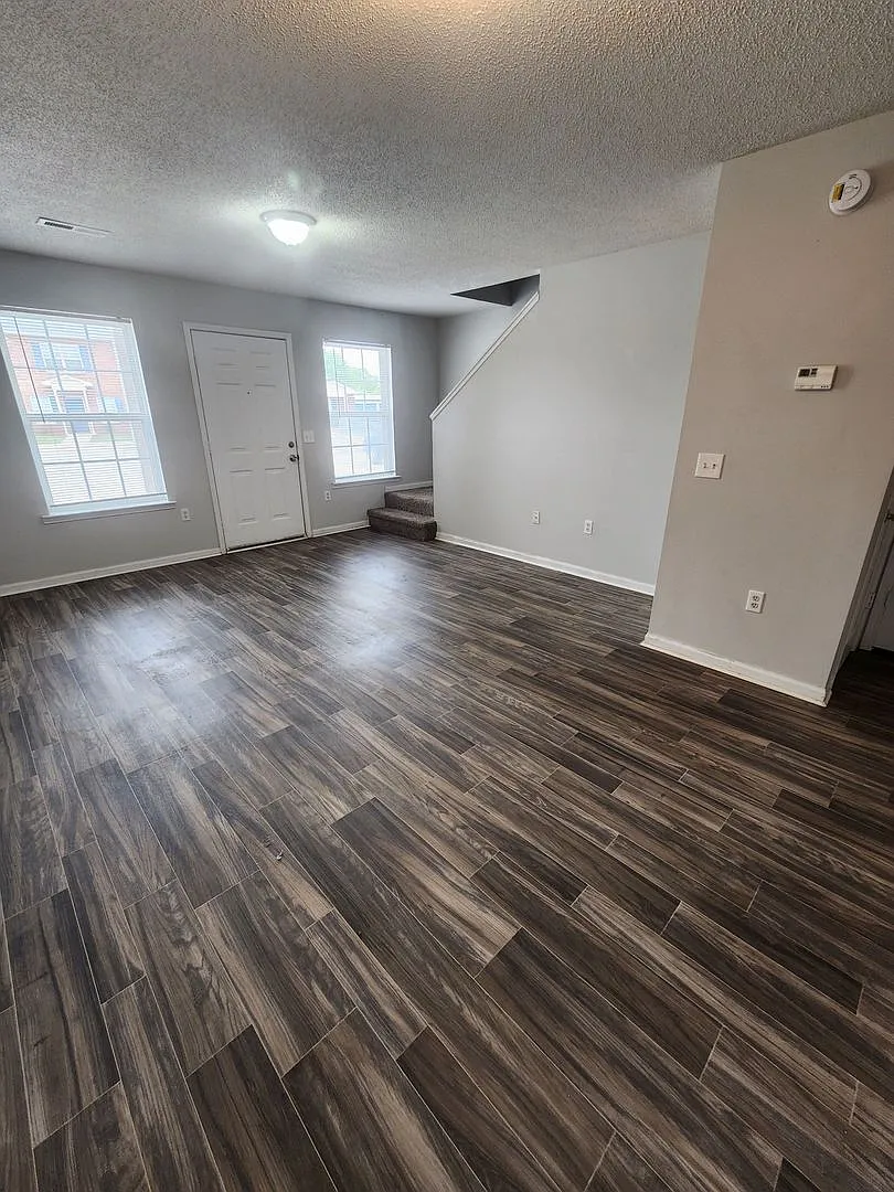 Castlewood Apartments - Huntsville, AL — Photo 2
