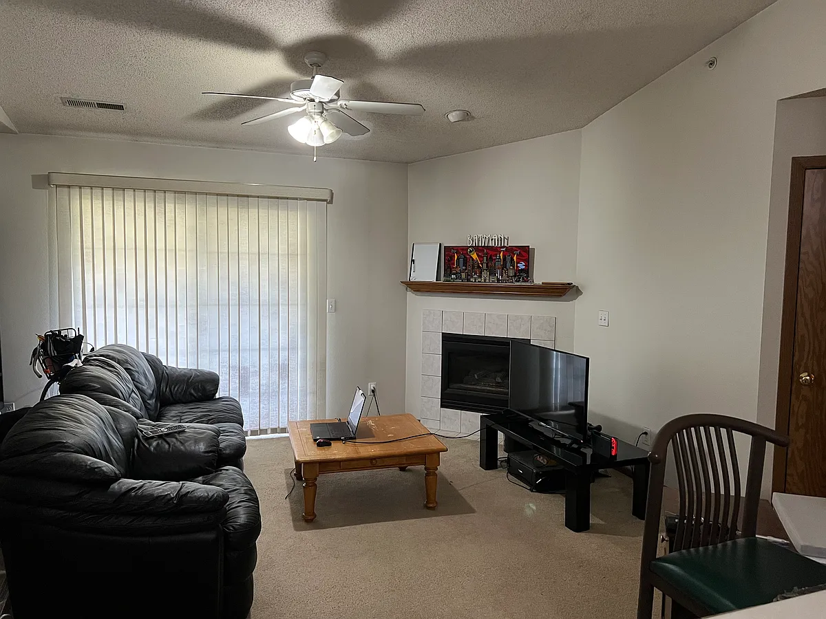 Building Photo - 2482 Rushmore Dr #2482