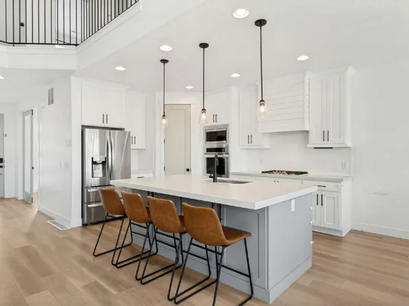 157 W Sicula Rd, Vineyard, UT 84059
