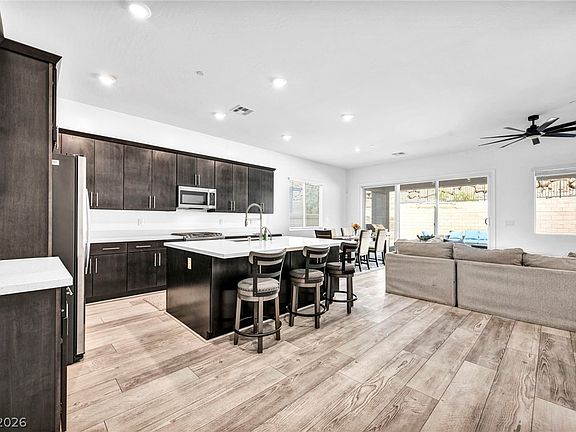 4th image of 64 Reverie Heights Ave