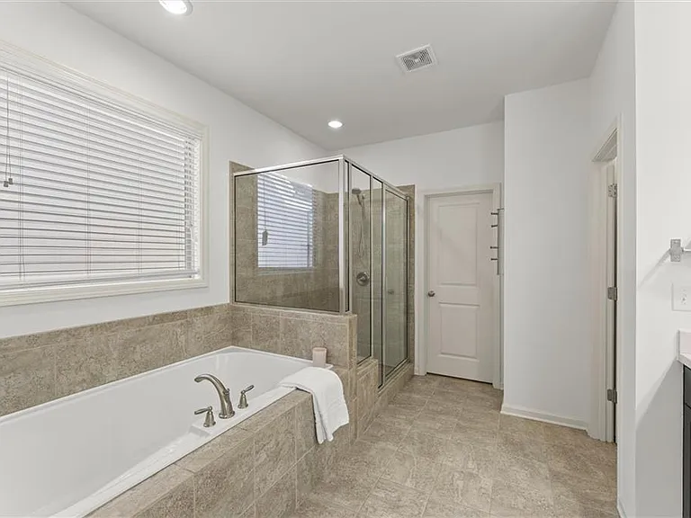 2770 Prado Ln — Photo 27