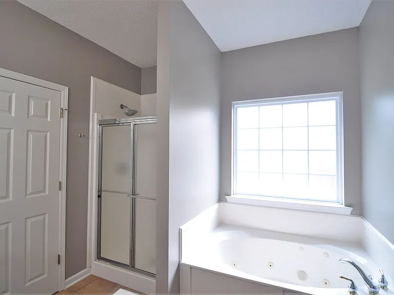 206 Horseshoe Bnd N — Photo 3