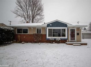 32500 Holden Dr, Warren, MI 48092