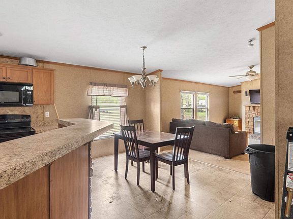 5th image of 443 Foster Chapel Rd