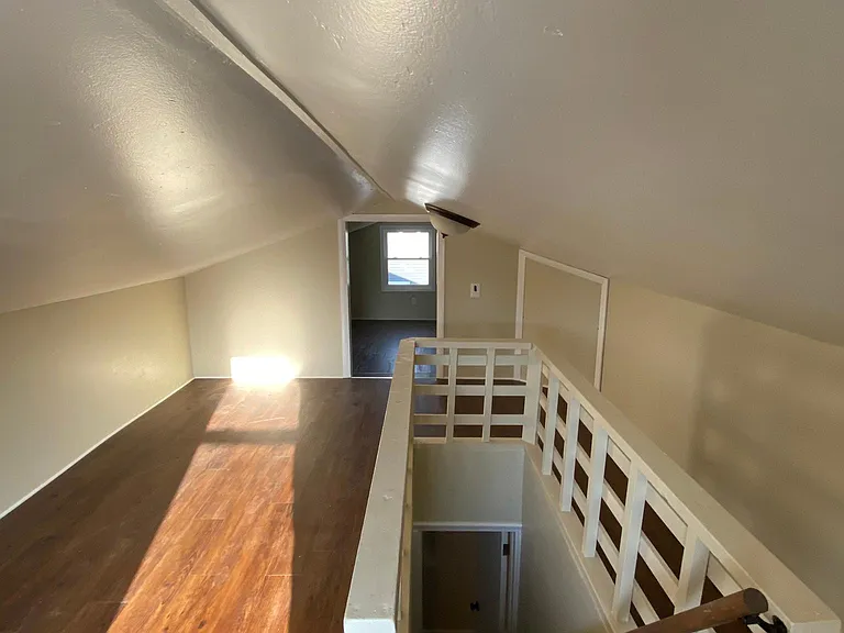 21726 Cedar St — Photo 17