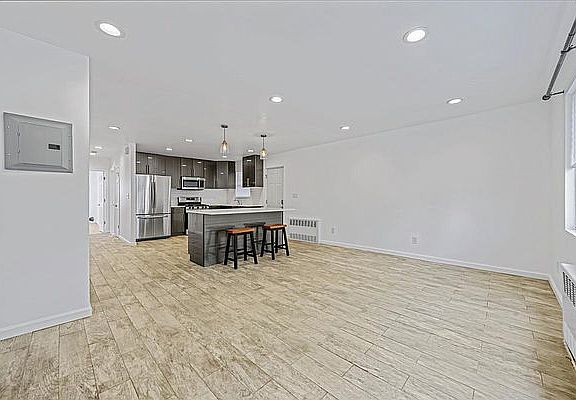 4th image of 1319 E 52nd St Floor 1