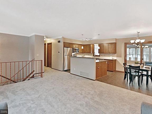 5th image of 26396 Freeport Ave