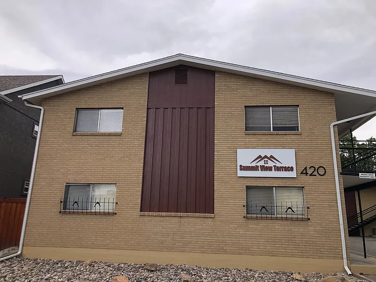 Summit View Apartments — Photo 14