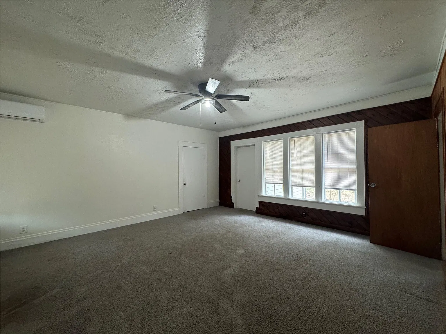 2 bed, 1.0 bath, 1176 sqft, $1,150 — Photo 2