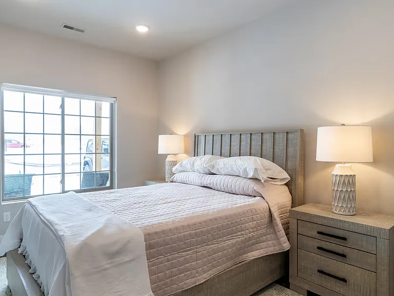 Barrington Square Luxury Apartments — Photo 24