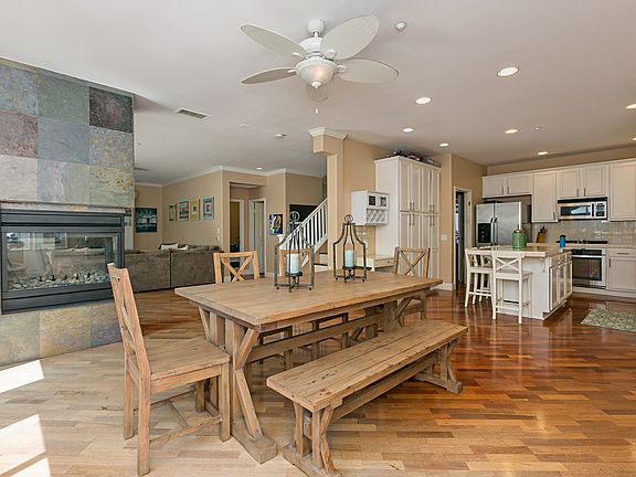 3rd image of 6454 Alexandri Cir