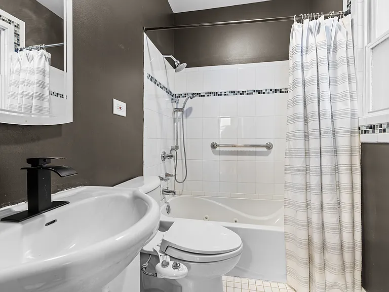 2856 S Throop St #2 — Photo 12