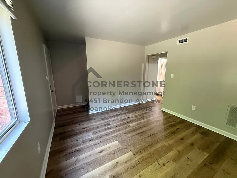 106 Lee Ave NE #6 — Photo 6