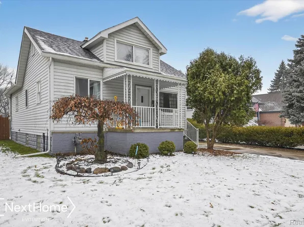 645 Riverbank St, Wyandotte, MI 48192