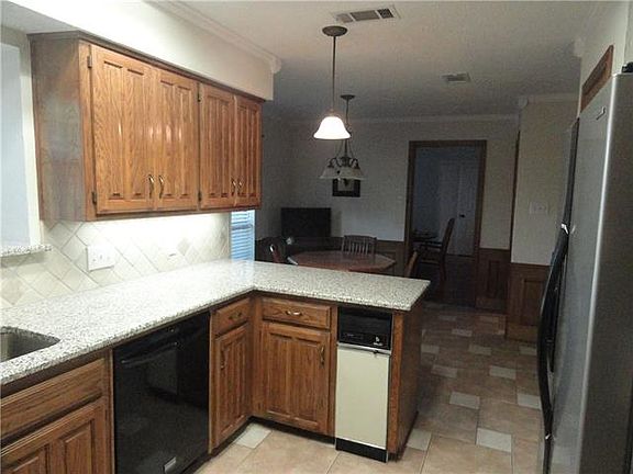 5th image of 2309 Club Meadow Dr