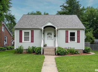1050 Holmes St, Bettendorf, IA 52722