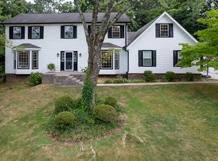 1748 Colonial Shores Dr, Hixson, TN 37343