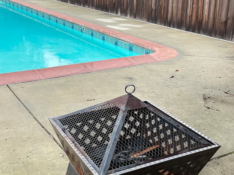 enjoy a fire poolside!