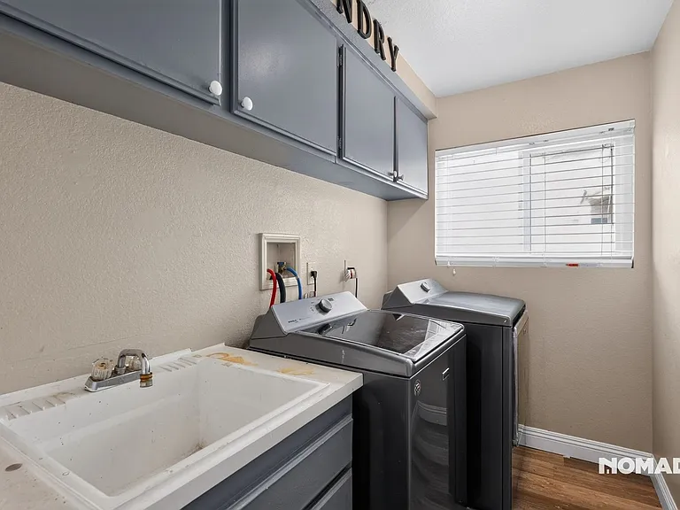 13699 Daimler St — Photo 12