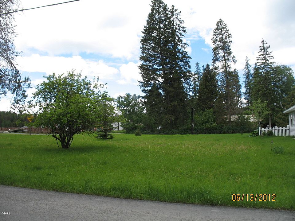 2nd image of 320 W 9th St