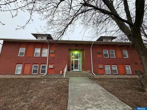 318 Walnut St, Pleasant Dale, NE 68423