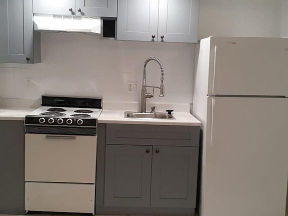 3rd image of 1407 NE 56th St APT 101E
