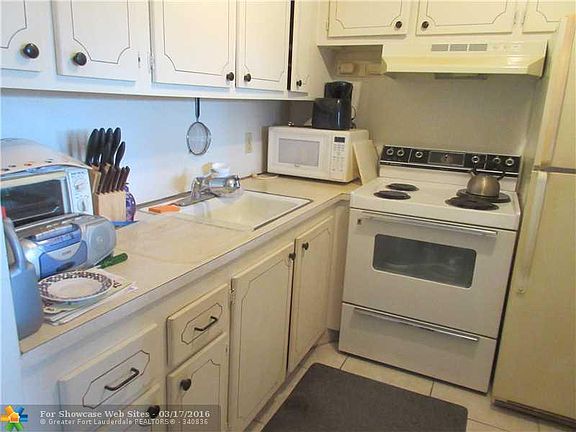 2nd image of 12 Oakridge Cir #B