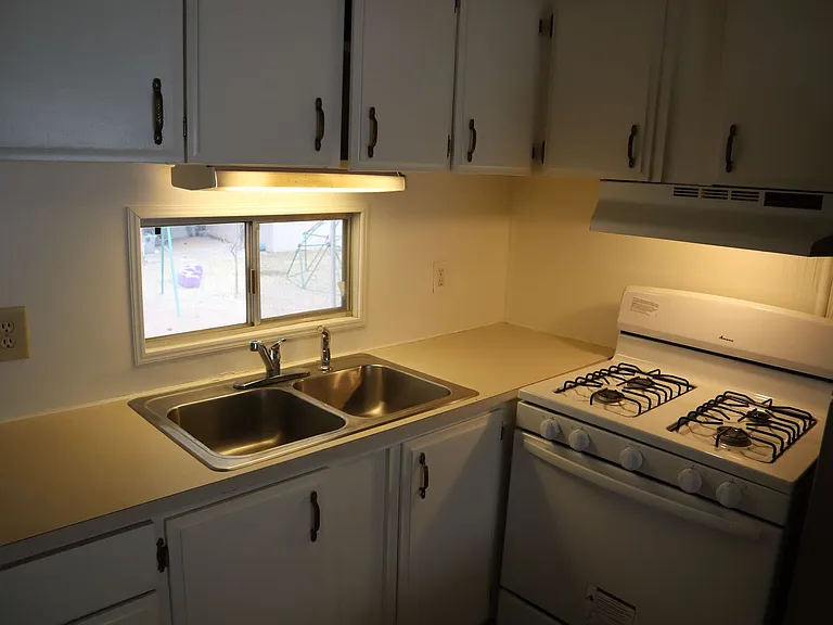 790 Greenlane #36 — Photo 6