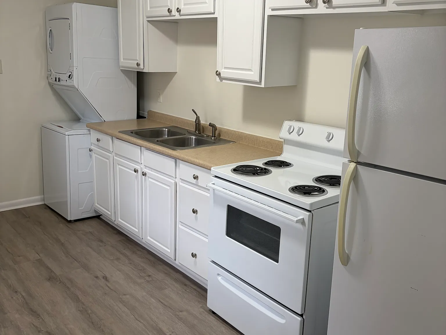 2 bed, 790 sqft, $1,300 — Photo 3