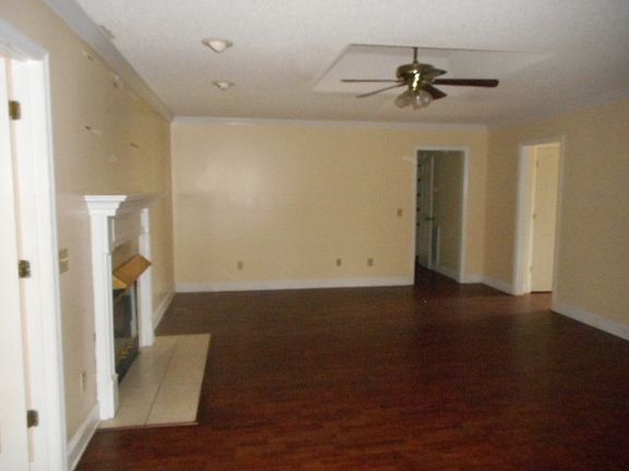 3rd image of 114 Singletree Dr