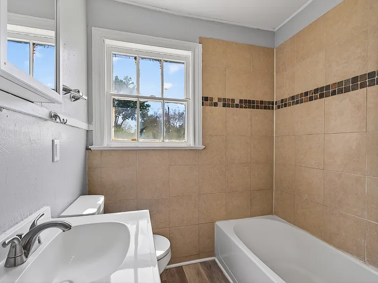 2621 Dillard St #UPPER FLOO — Photo 9