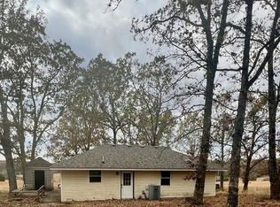 90 Middle Earth Trl, Louisburg, MO 65685