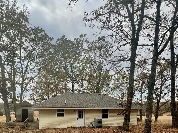90 Middle Earth Trail, Louisburg, MO 65685