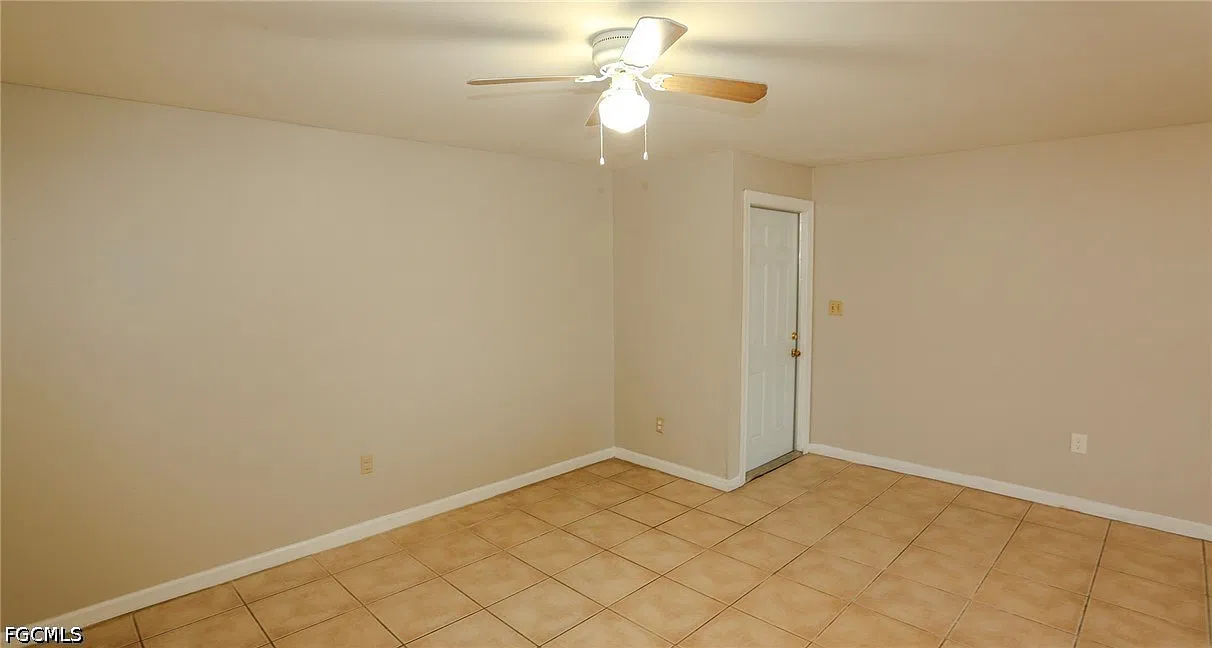2 bed, 1.0 bath, 920 sqft, $1,300 — Photo 4