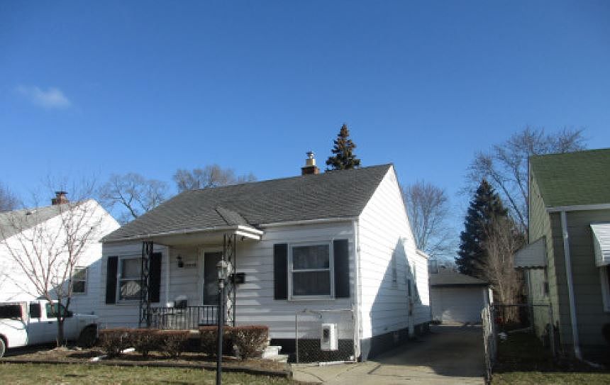 2nd image of 19339 Woodcrest St
