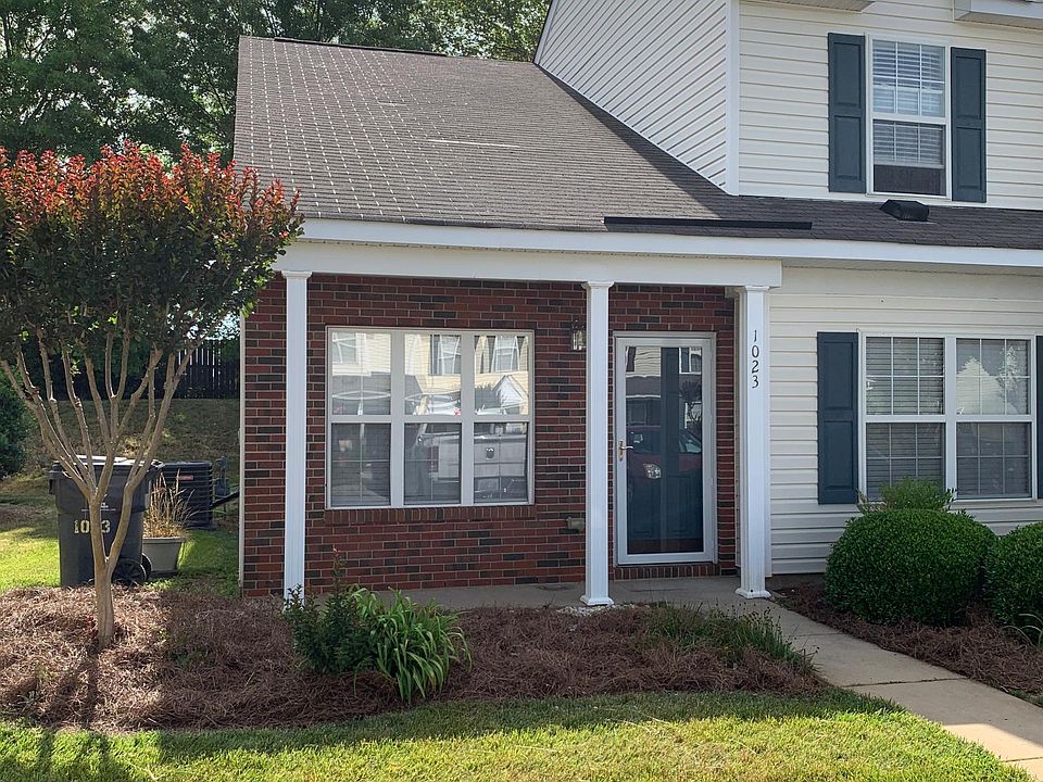 1st image of 1023 Oak Blossom Way