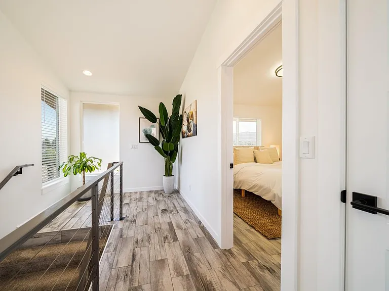 823 Orondo Ave #C — Photo 15