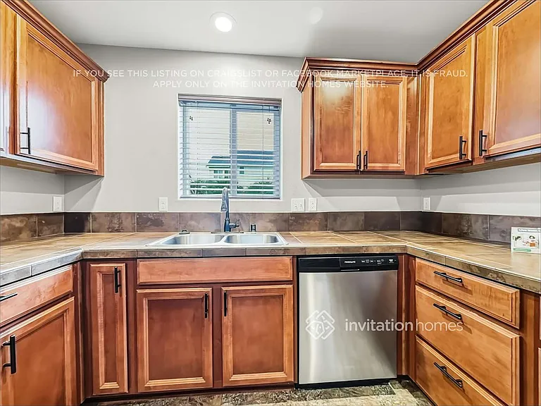 1319 Daffodil Ave NE — Photo 10