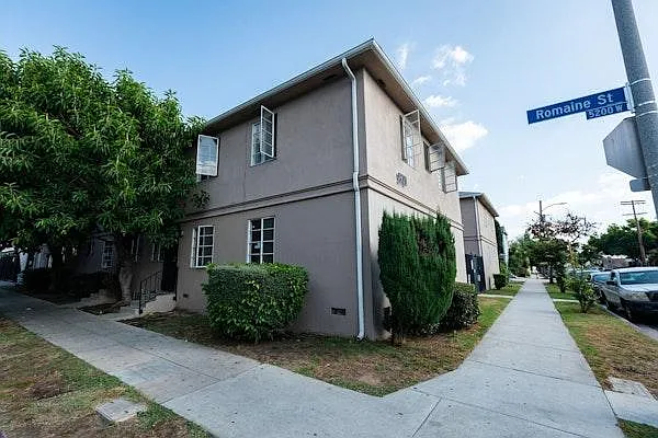 Building Photo - 970 N Serrano Ave