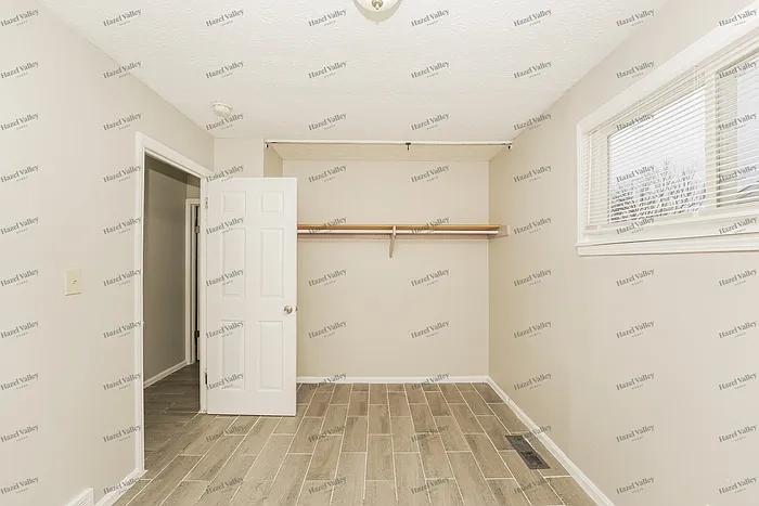 11856 Saint John Ave — Photo 9