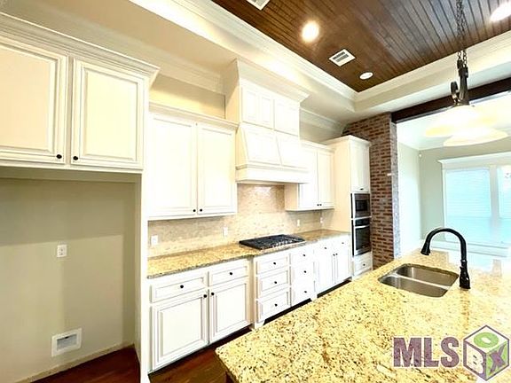 4th image of 16459 Parker Place Dr