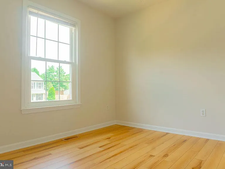9836 Plaza View Way — Photo 36