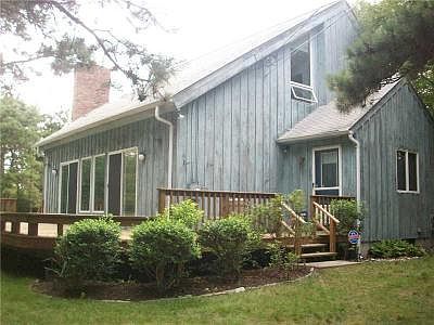 1st image of 159 N Niantic Dr