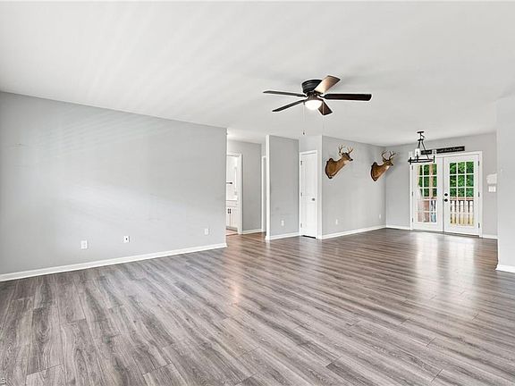 5th image of 5568 Kimberly Ln