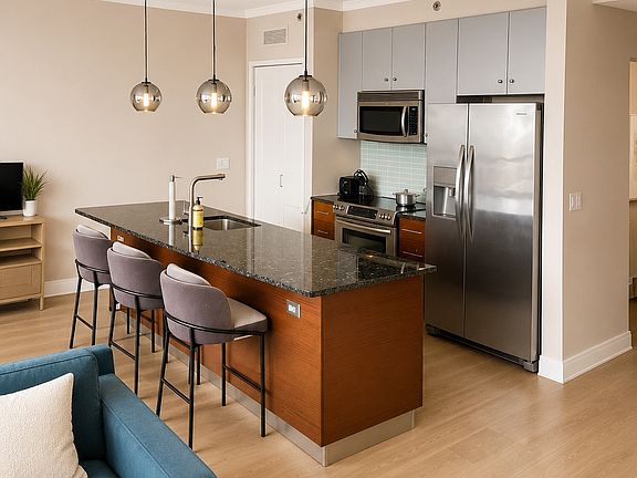 3rd image of 2101 Market St #24O4